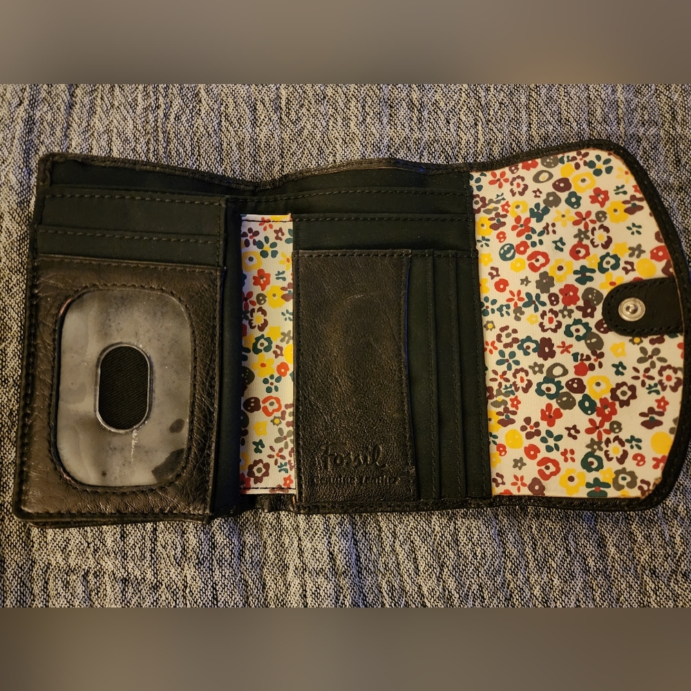 Fossil Tri-Fold Wallet - image 2